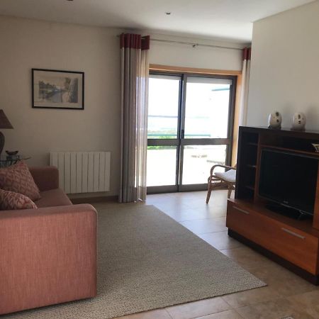 Beachfront Apartment With Sea View Azurara Bagian luar foto