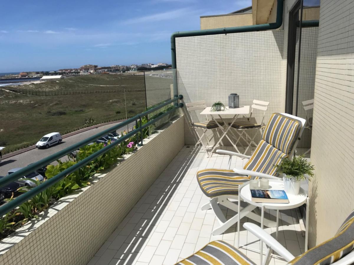 Beachfront Apartment With Sea View Azurara Bagian luar foto