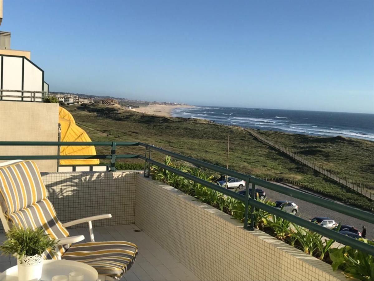 Beachfront Apartment With Sea View Azurara Bagian luar foto