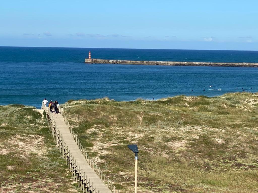 Beachfront Apartment With Sea View Azurara Bagian luar foto