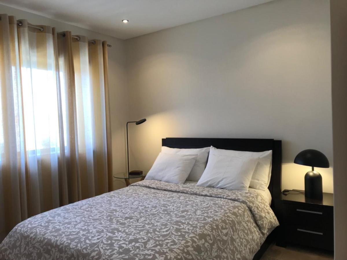 Beachfront Apartment With Sea View Azurara Bagian luar foto