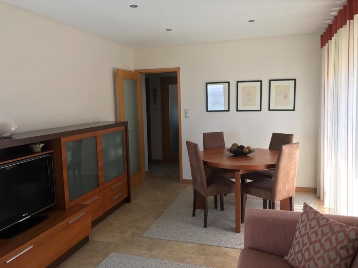 Beachfront Apartment With Sea View Azurara Bagian luar foto