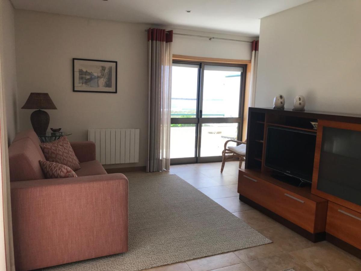 Beachfront Apartment With Sea View Azurara Bagian luar foto